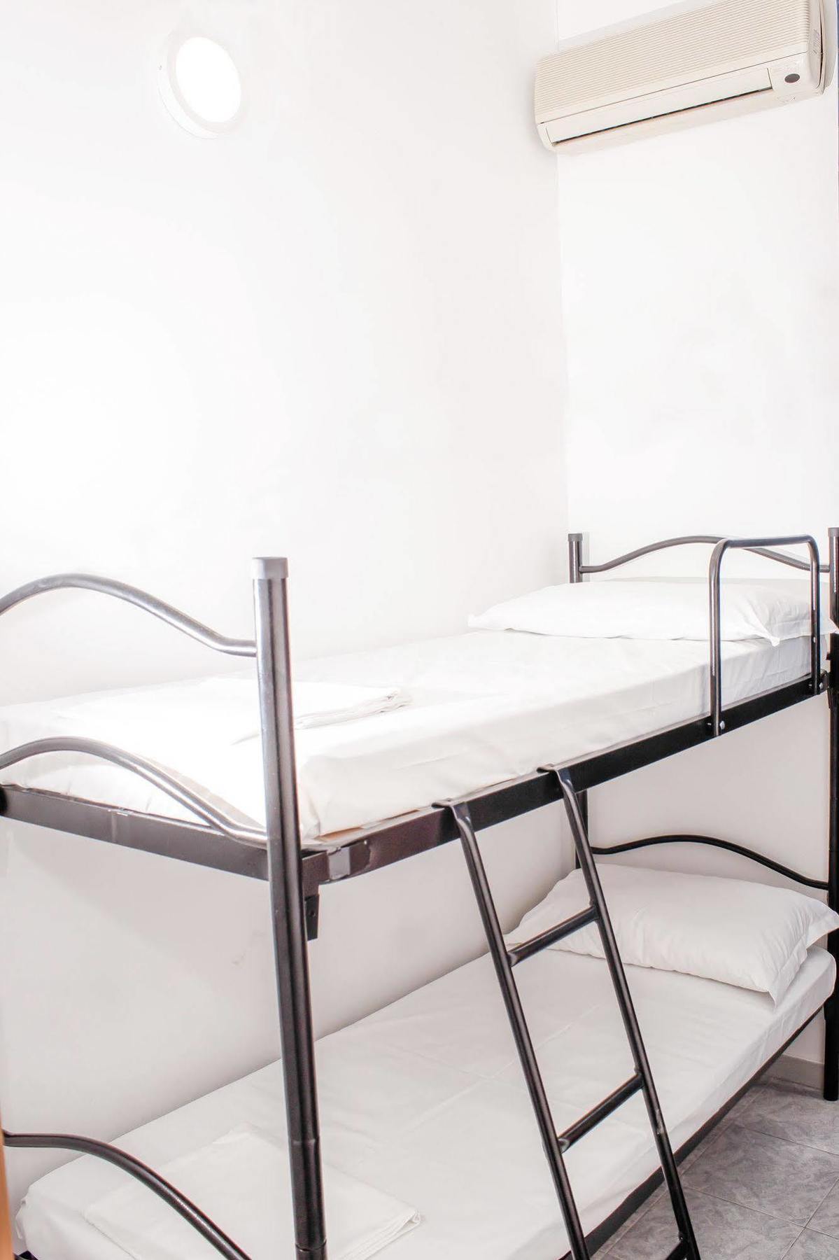 Melting Pot Rome Hostel ภายนอก รูปภาพ